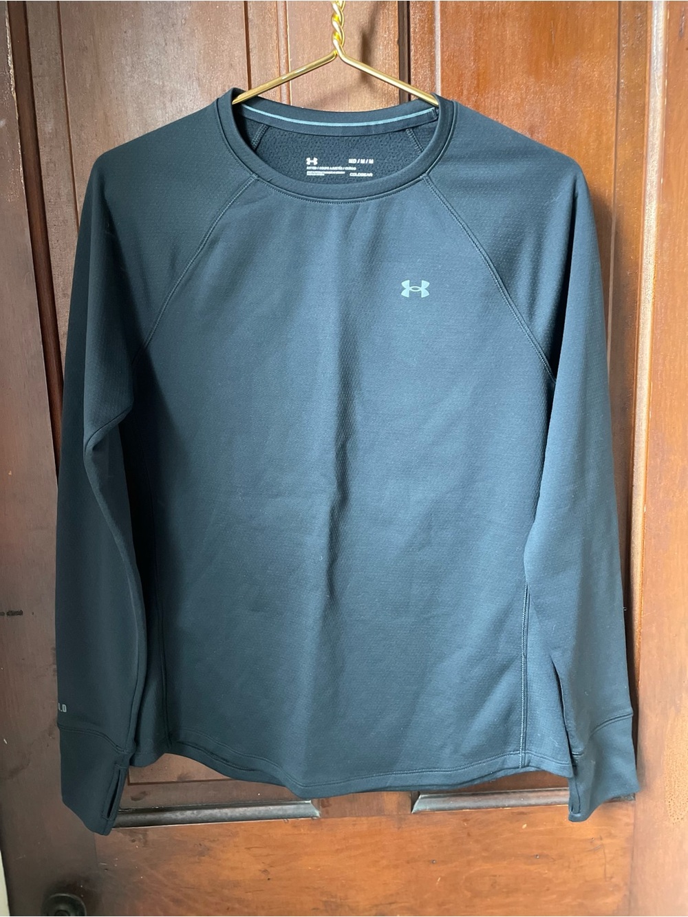 Under Armour medium long sleeve black fitted athletic top